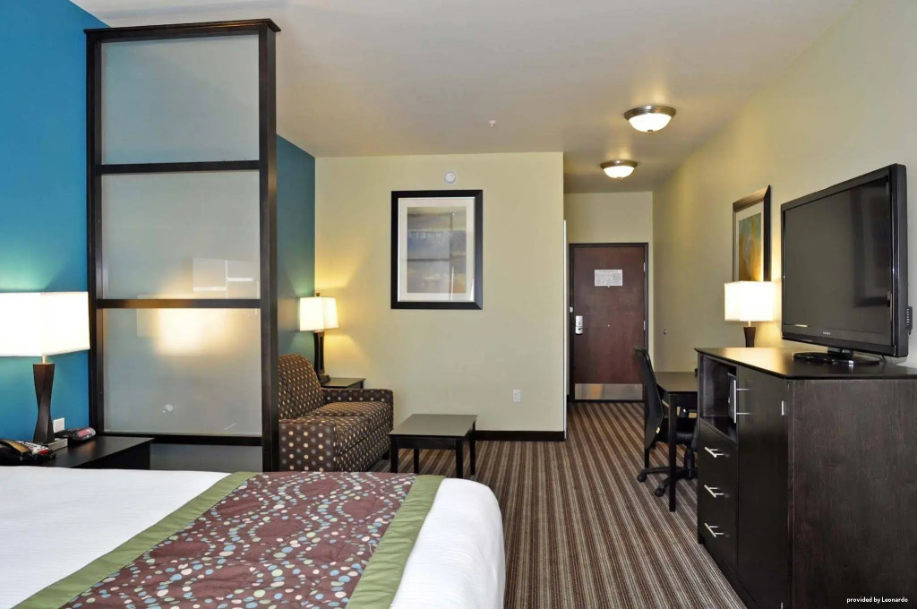 Best Western Plus Desoto Inn & Suites