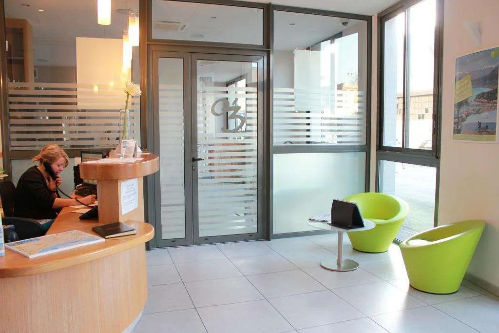 Esatitude Hotel