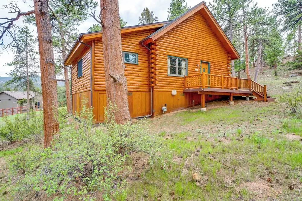 Picturesque Log Cabin in Estes Park: 9 Mi. to Rmnp
