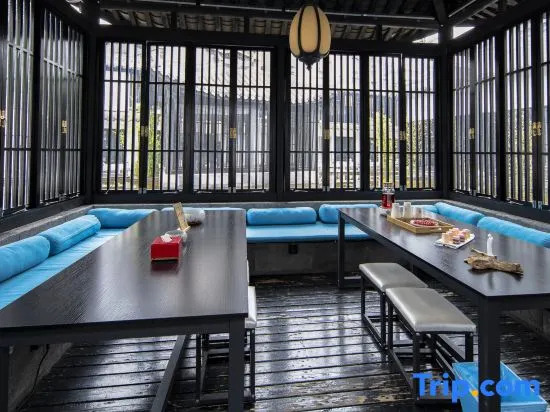 Gongxili-Xijian Hotel - Kunming Dongfeng East Road Dashuying Metro Station