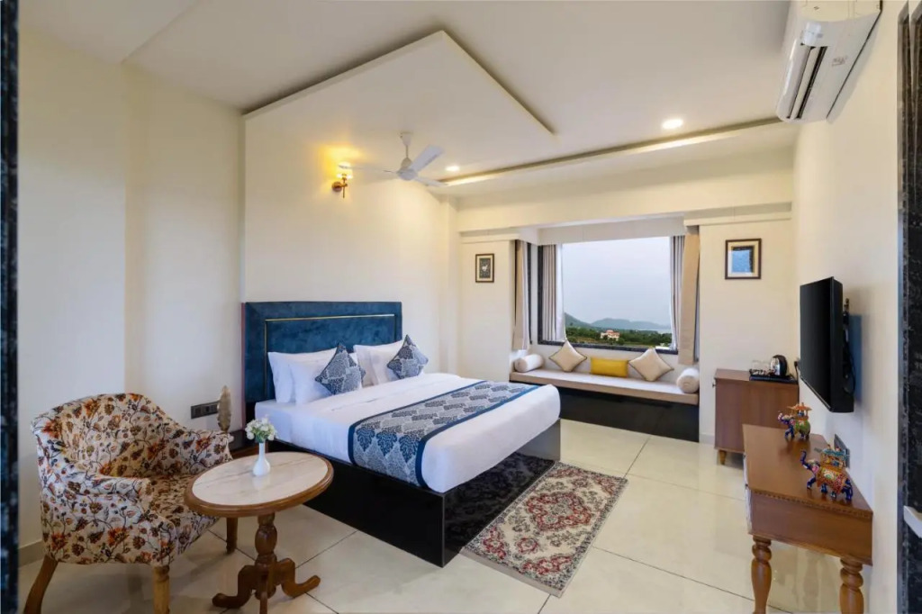 Traavista Aravali Mahal