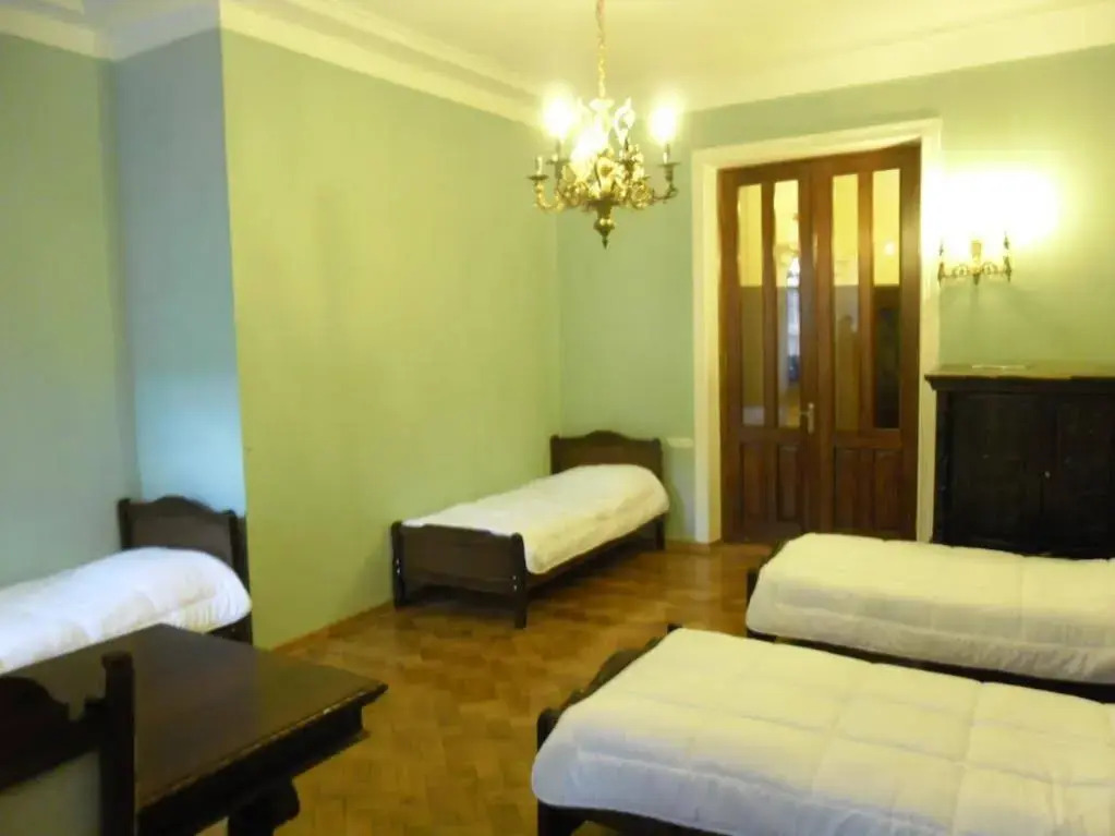 Elena Hostel