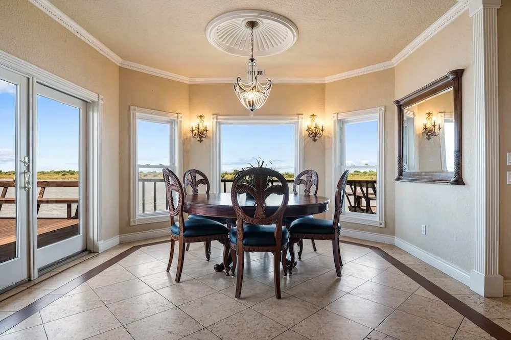 Crystal Beach Villa 5 Bedroom Home