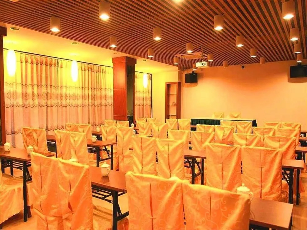 Perfect Season Hotel