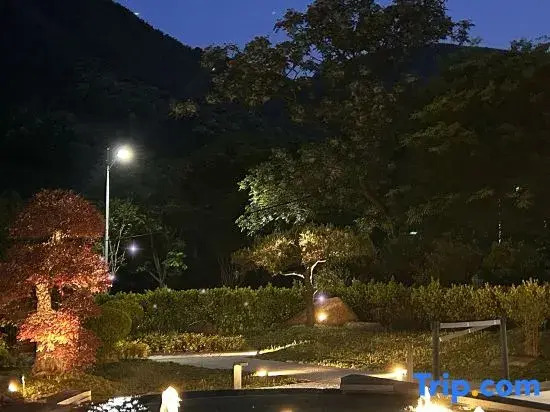 Summer Solstice Moganshan Light Luxury Beauty Hotel