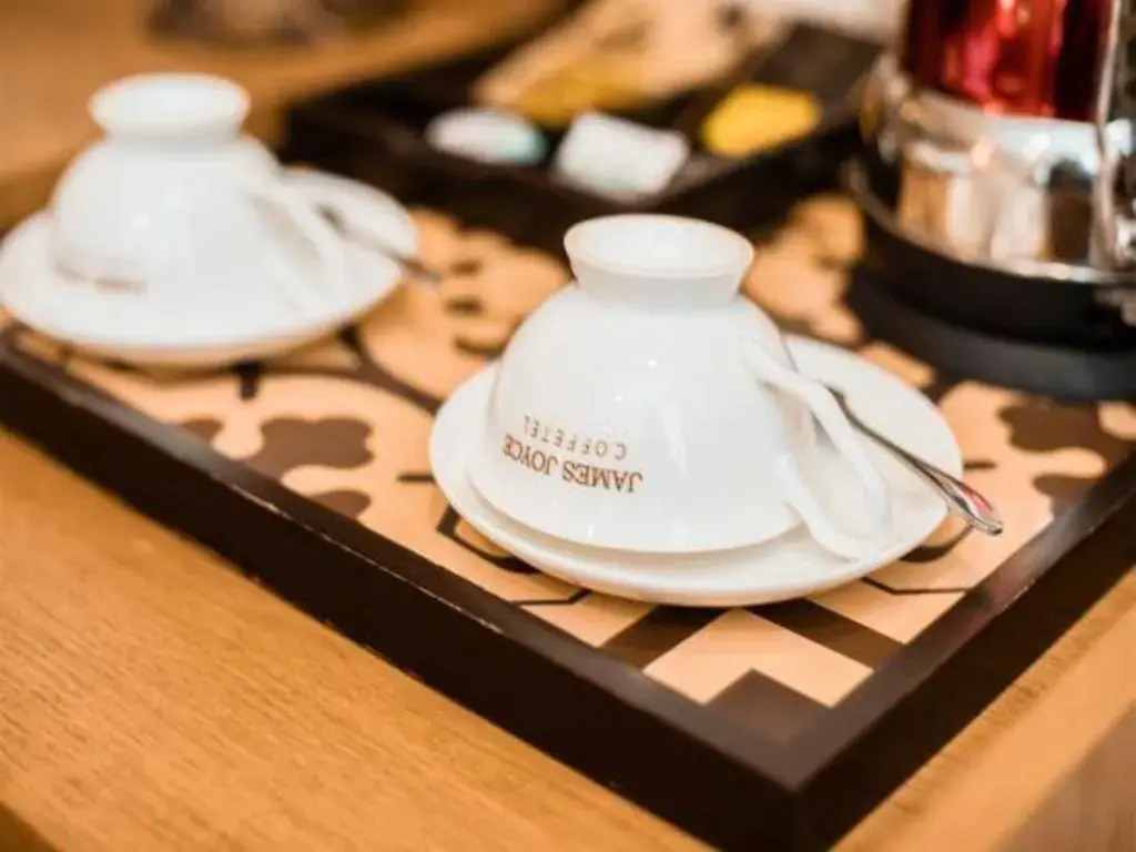 James Joyce Coffetel Chengdu Qingbaijiang Branch