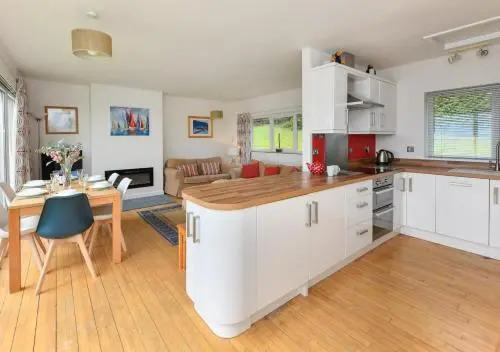 3 Bed in Pwllheli oc-16glyn
