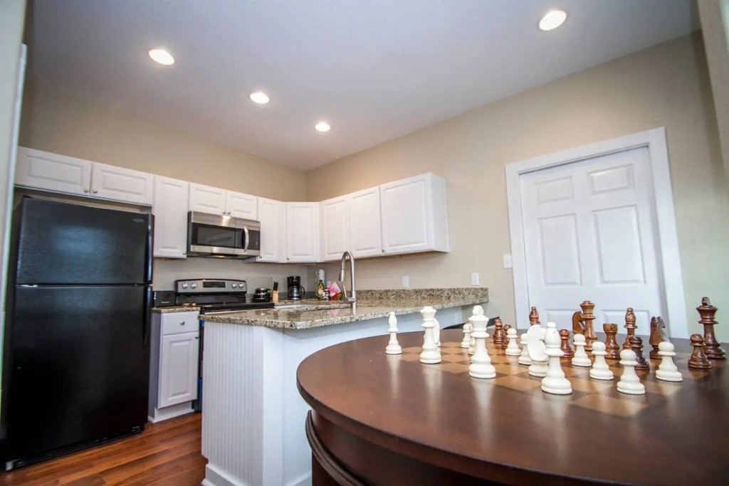Hackberry St #B Renovated 2BR Near Downtown SA