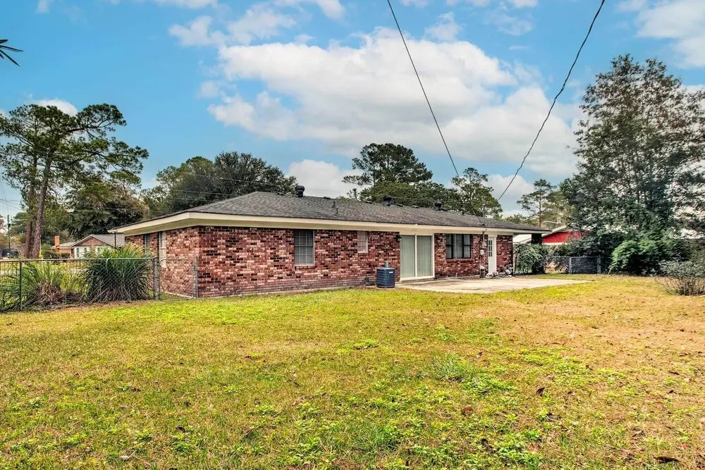 Bright Hinesville Home, 43 Mi to Savannah