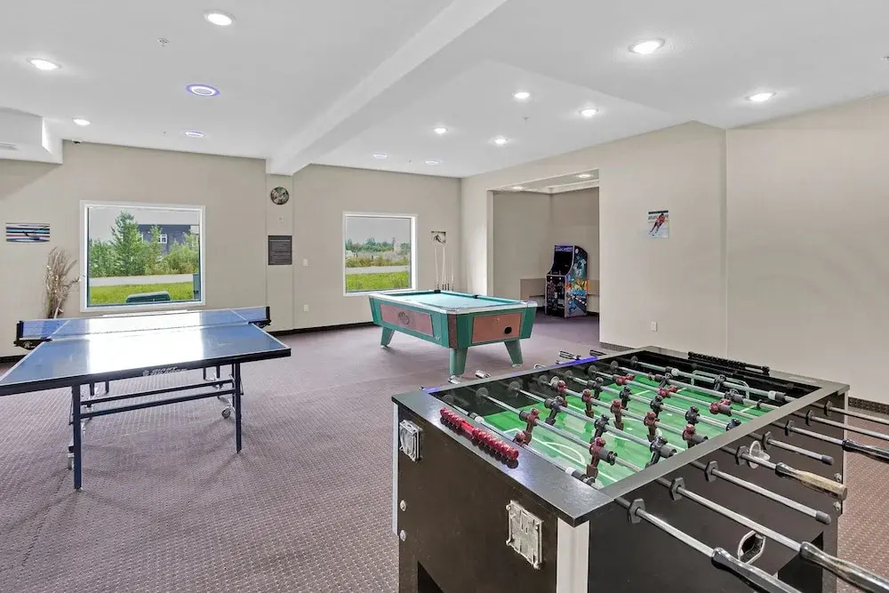 Duvernay Inn & Suites