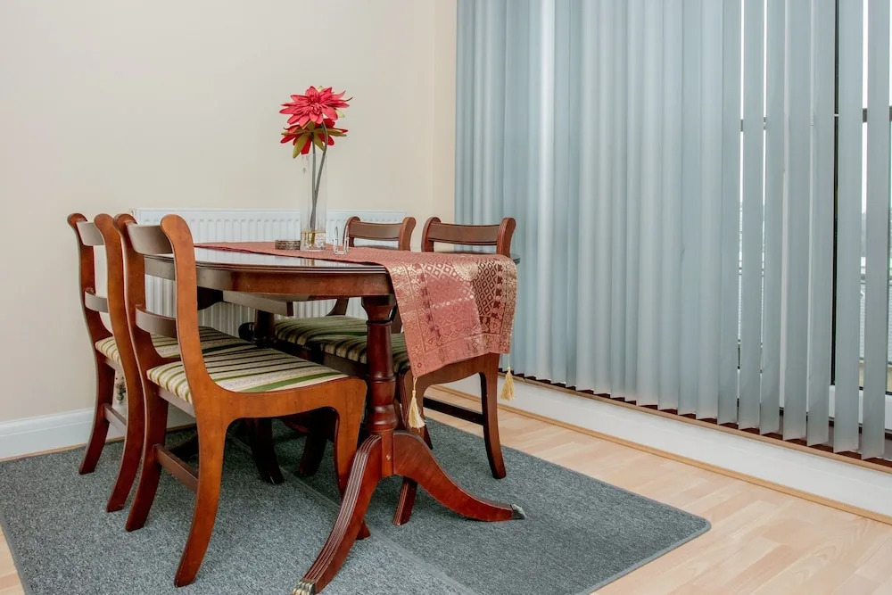 2 Bedroom Balcony Apartment In Putney