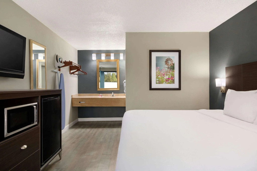 Baymont by Wyndham Wilmington
