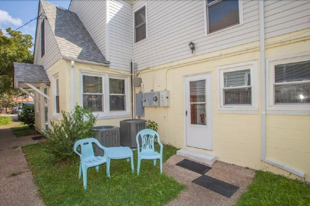 108a 87th Street Home 5 Bedrooms 3.5 Bathrooms Home