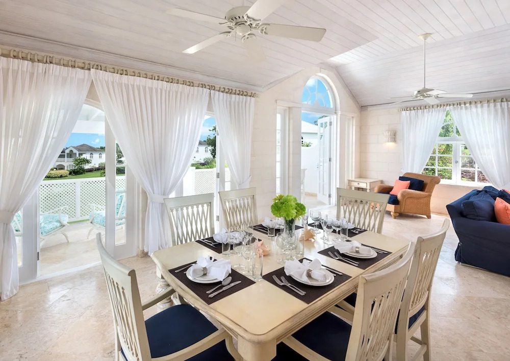 Royal Villa 19 by Altman