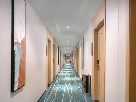 Xiyatu Huayuan Hotel (Zhongshan Ancient Town Lihe Light Rail Station Store)