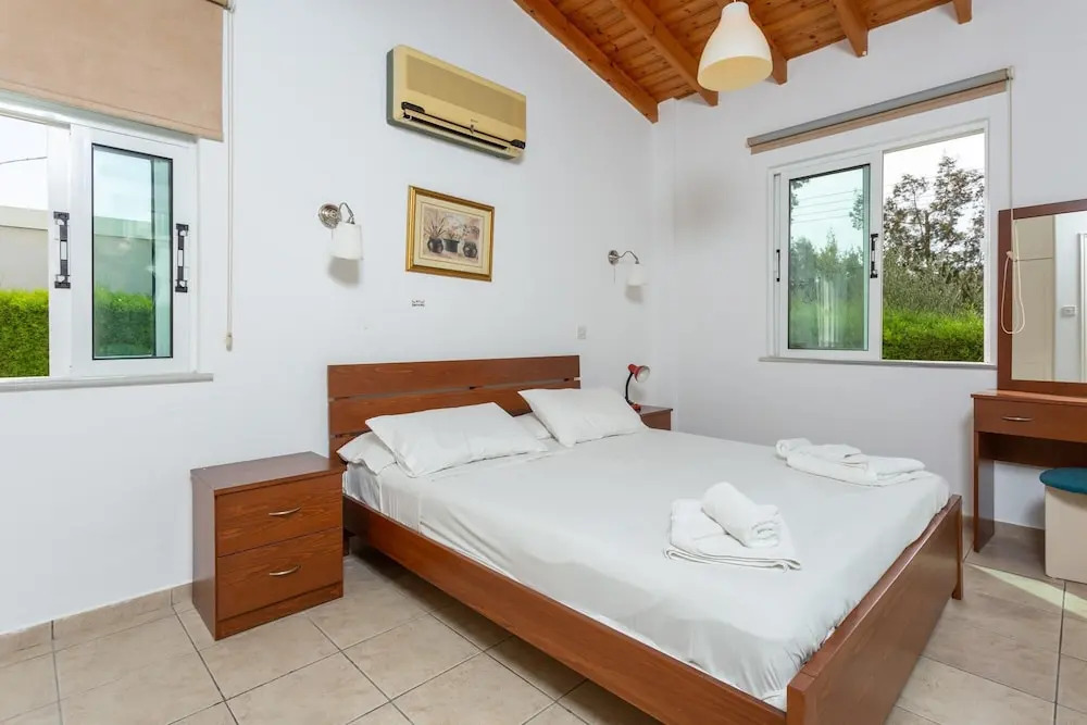 Villa Cleopatra Large Private Pool Walk to Beach A C Wifi - 3437