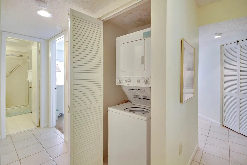 Land's End 401 Building 8 Corner Unit / Beachfront Condo!