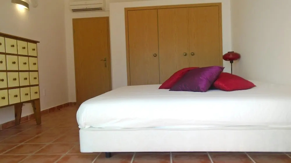 House with 3 Bedrooms in Albufeira, with Shared Pool, Enclosed Garden And Wifi
