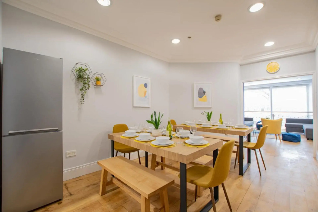 Dublin City Center, 15 Beds, Sleeps 18