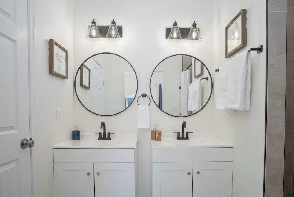 Feel Chill and Enjoy 4BR3BA Near Fun Riverwalk