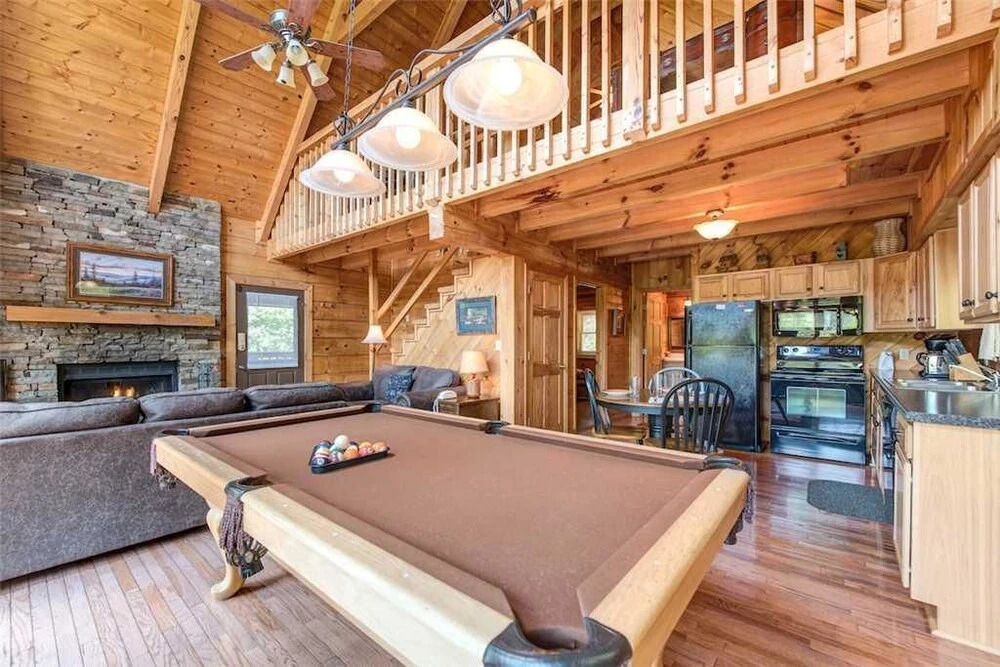 Scenic Solitude 1 Bedroom Home with Hot Tub