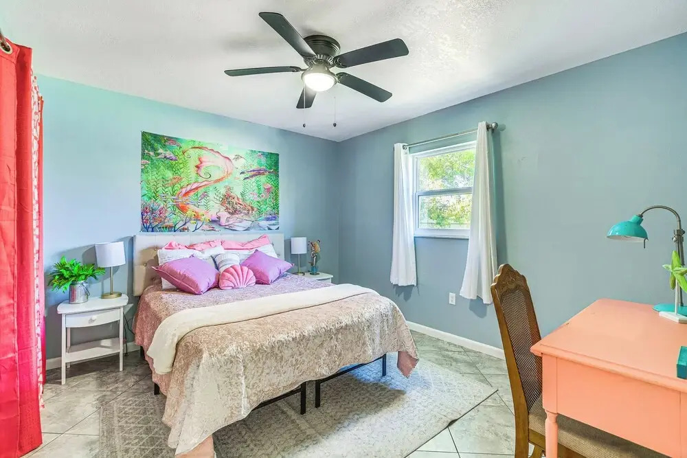 Spring Hill Home - 3 Mi to Weeki Wachee Springs!