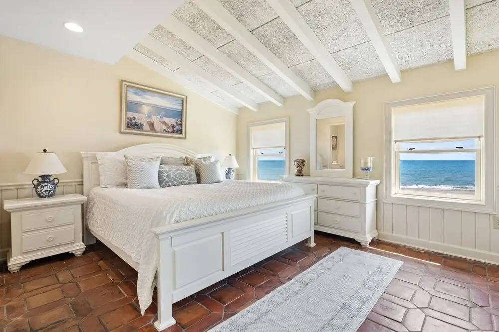 Sea Breeze - Great Oceanfront Views And Close To The Beach Club 3 Bedroom Villa by Peace Vacations