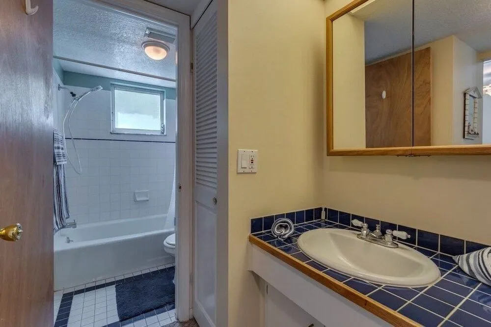 Anchors Away 1 Bedroom Condo by Redawning