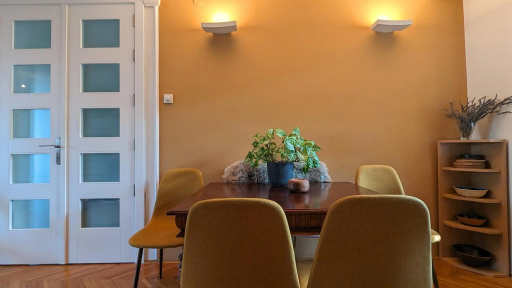 City Center, Danube & Fortress, 3 bdrm 1.5 bath