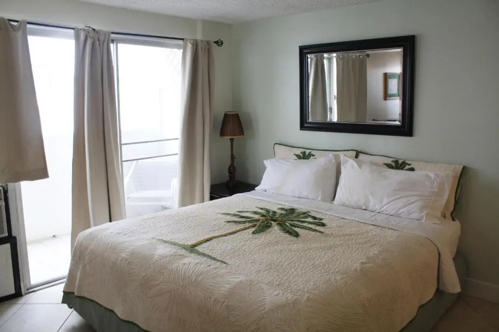 Renovated Private Kuhio Village 708A Studio - 2 min Walk 2 the Beach