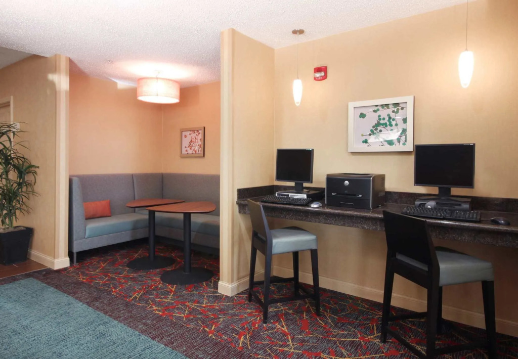 Bridgeway Suites Houston Iah North