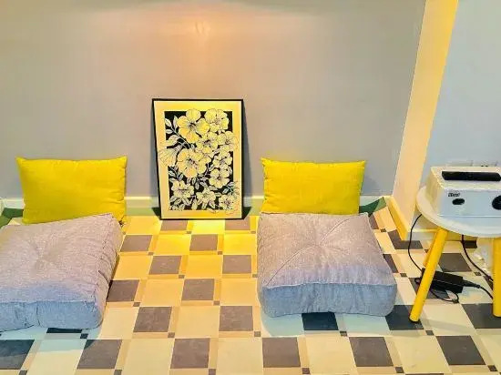 yueting Apartment (Qingdao Jinshui Road Shop)