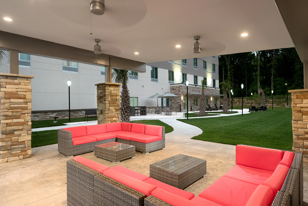 Holiday Inn Express & Suites - Charlotte Airport by IHG