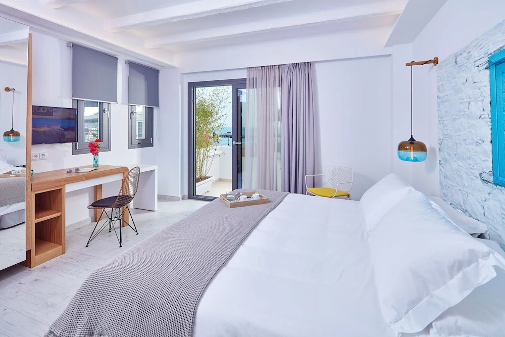 Icon Suites by the sea
