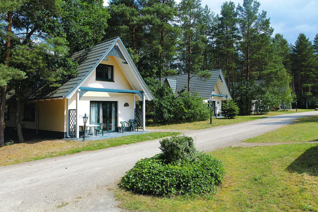 Semi-detached Houses at the Drewitzer See, Drewitz
