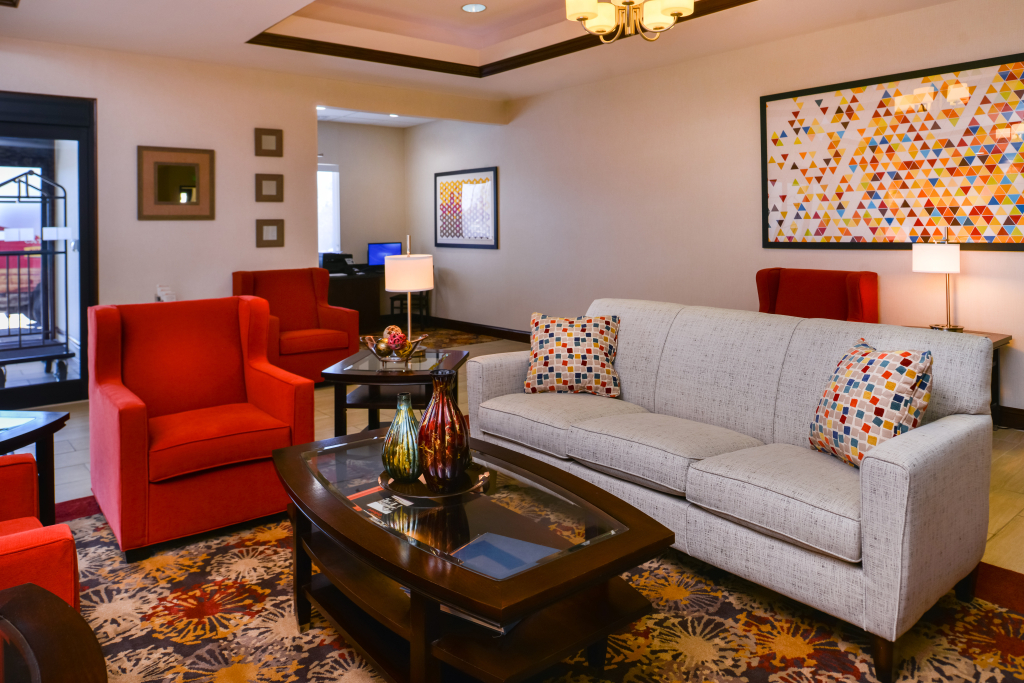 Holiday Inn Express & Suites Pittsburg by IHG