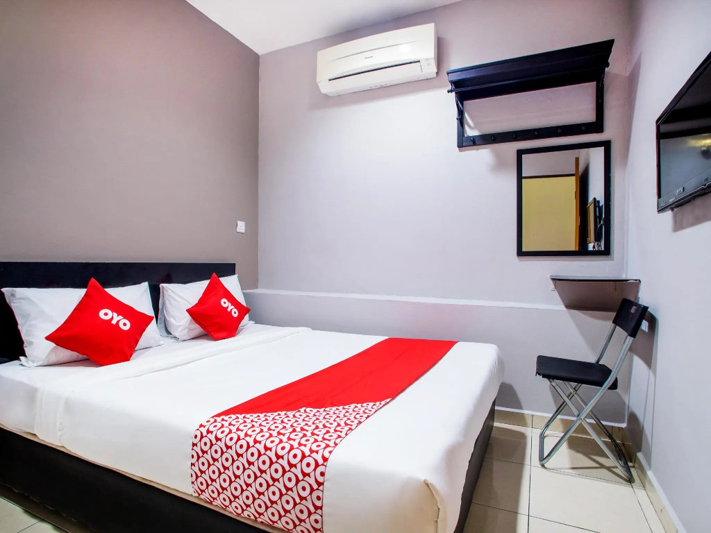 Super OYO 44097 Avatarr Hotel