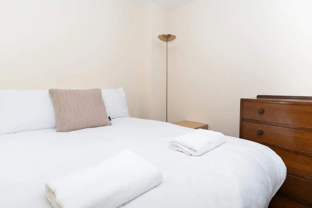 Brilliantly Located 2BD Flat Heart of Edinburgh!