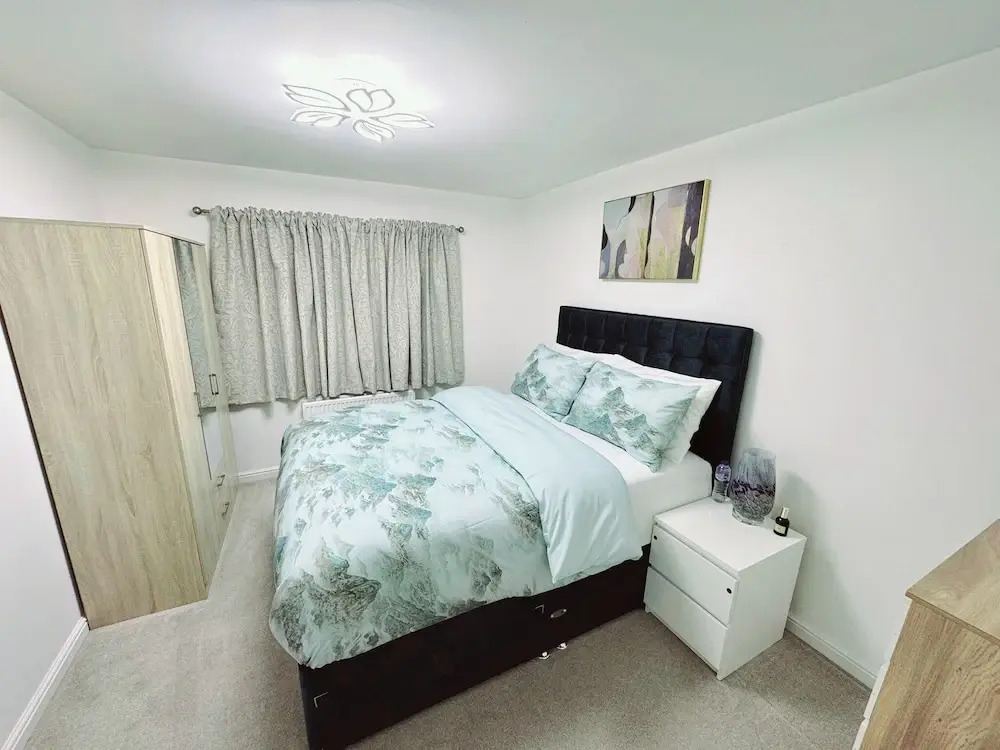 2 Bed-2 Bath-town Centre-free Parking