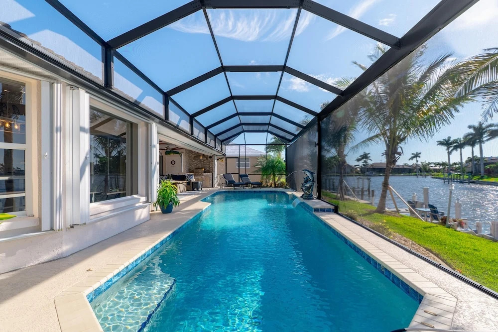 Luxury Long Waterview w Pool-kayaks-clubs-bikes