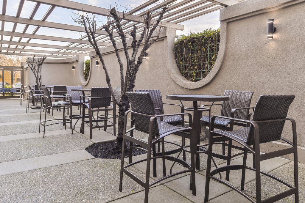 HOLIDAY INN EXPRESS & SUITES ELK GROVE CENTRAL - HWY 99 by IHG