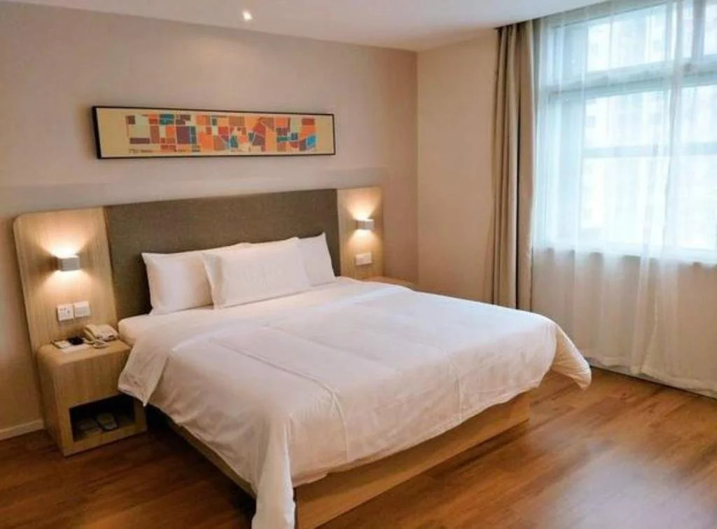 Hanting Hotel Shanghai Zhenping Road Subway Station New Branch