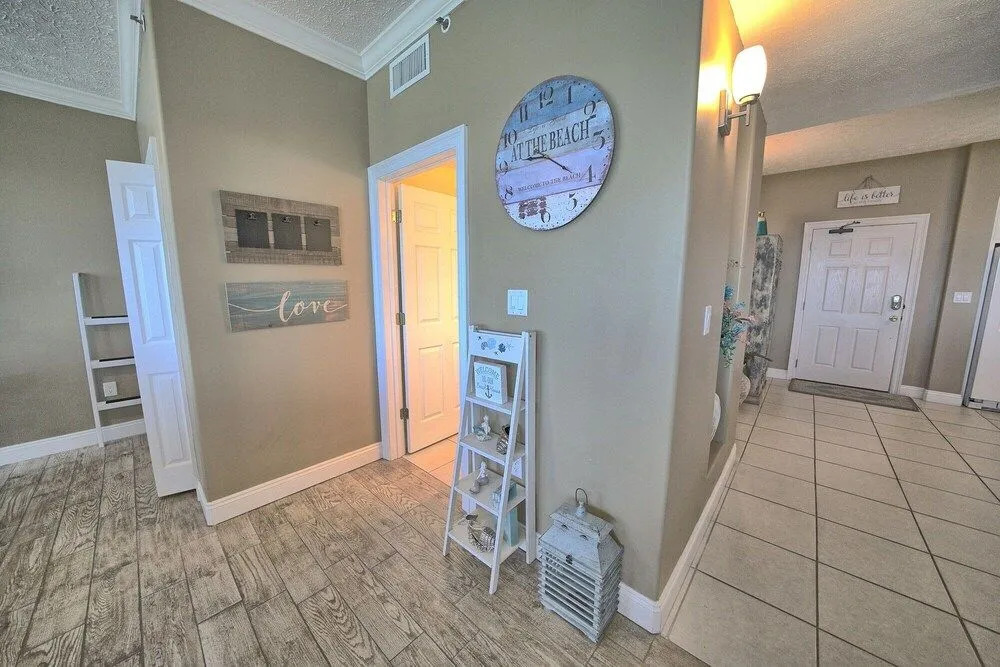 Beautiful Condo with Spacious Balcony to Enjoy Fascinating Ocean View - Unit 1002 by RedAwning