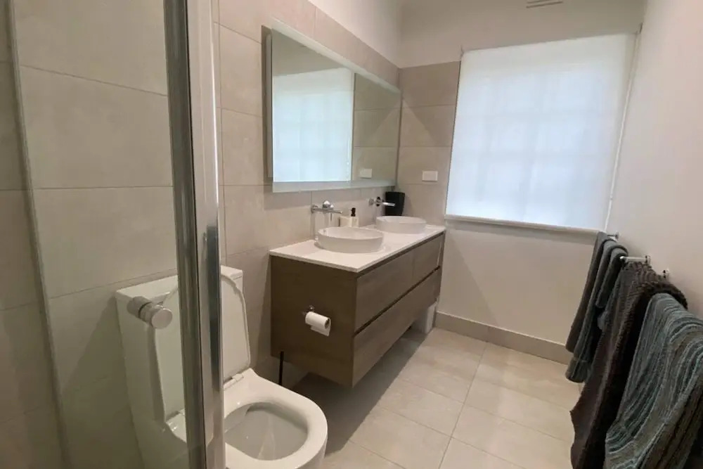 Elegant 2-bedroom House in Prahran w/ Parking!