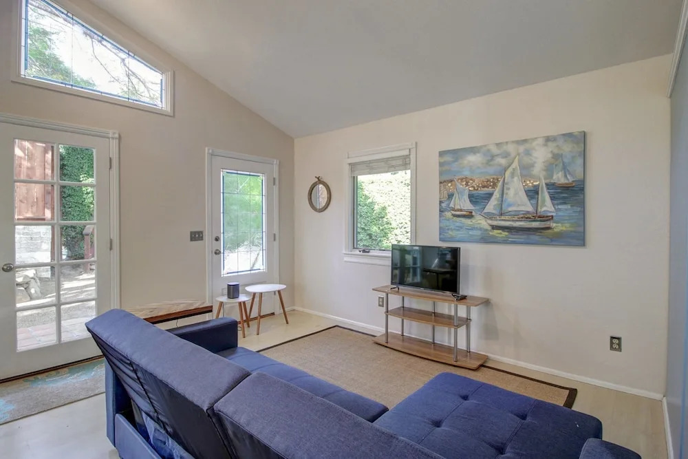 Agapios Cottage Close to State Street by RedAwning