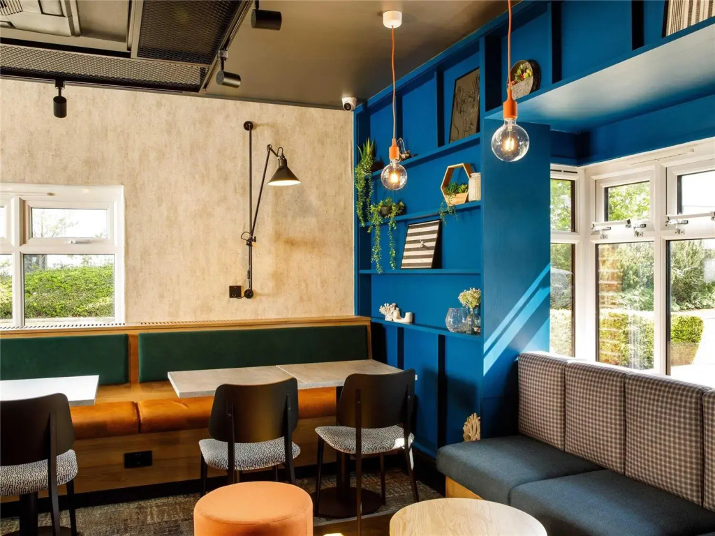 IBIS Wakefield East-Castleford, M62 J31