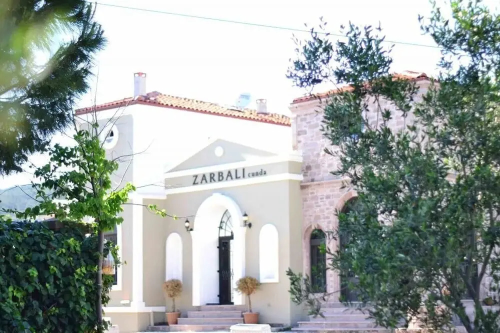 Zarbalı Cunda