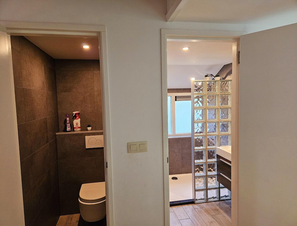 Lovely Private Chalet Near Durbuy