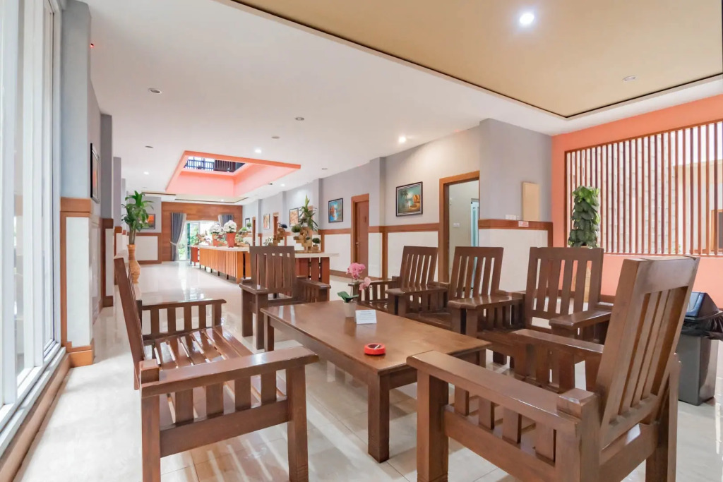 Sans Hotel Budaya Cirebon