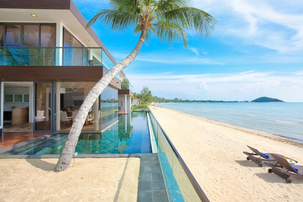 Villa U - 3BR Beachfront Haven